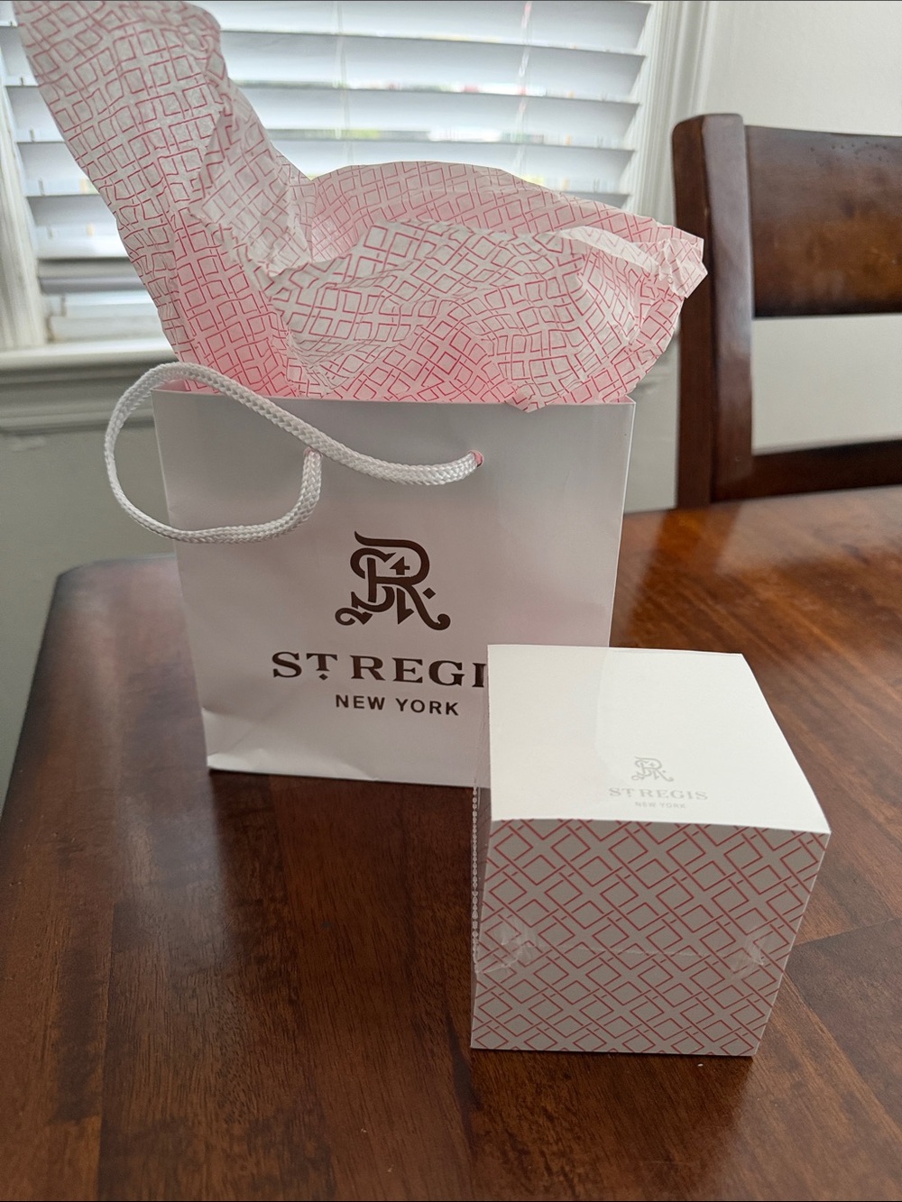 St Regis NY post it stationary